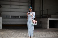 /album/trickle-up-theory-from-the-sidewalk-the-catwalk/a92513onepiece2005web-600x400-jpg/